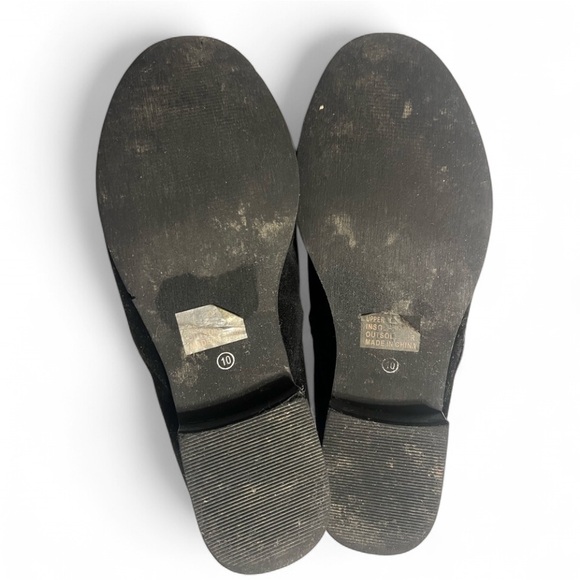 Journee Collection Trista Black Faux Suede Booties w/ Gold Zippers Tassels Sz 10 - Picture 4 of 4